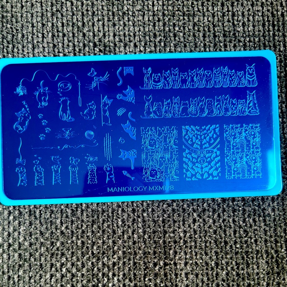 Maniology subscription exclusive nail plate- cat themed
